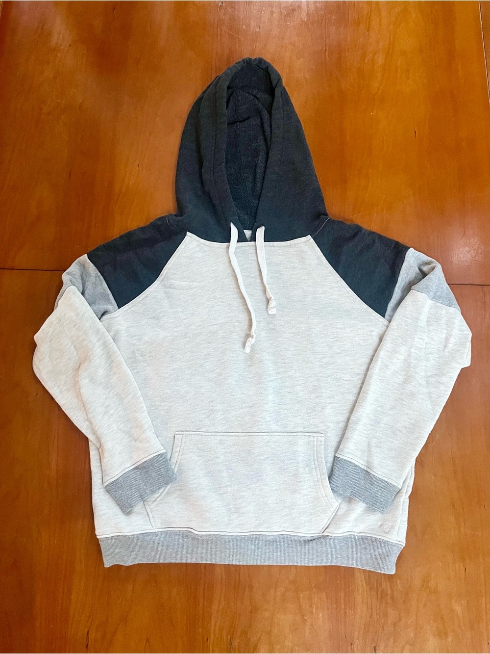 American Eagle Outfitters Gray Color Block Pullover Hoodie w/ Kangaroo Pocket.
